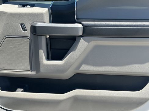 Used 2018 Ford F150 XLT AWD/4WD image 14