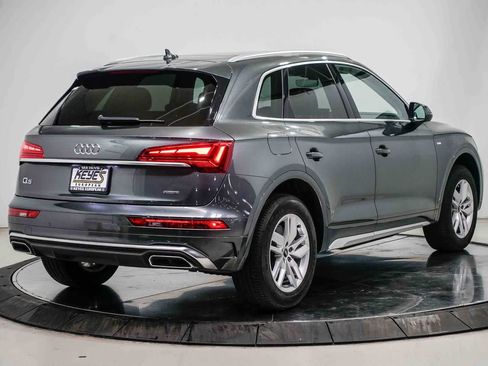 Used 2023 Audi Q5 2.0T Premium w/ Convenience Package image 4