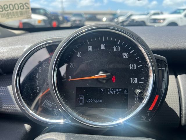 Used 2020 MINI Cooper 4-Door Hardtop w/ Storage Package FWD image 12