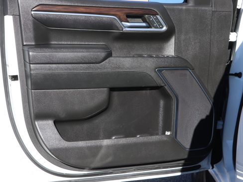 Used 2024 GMC Sierra 1500 SLT image 10