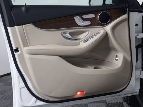 Certified 2022 Mercedes-Benz GLC 300 image 12