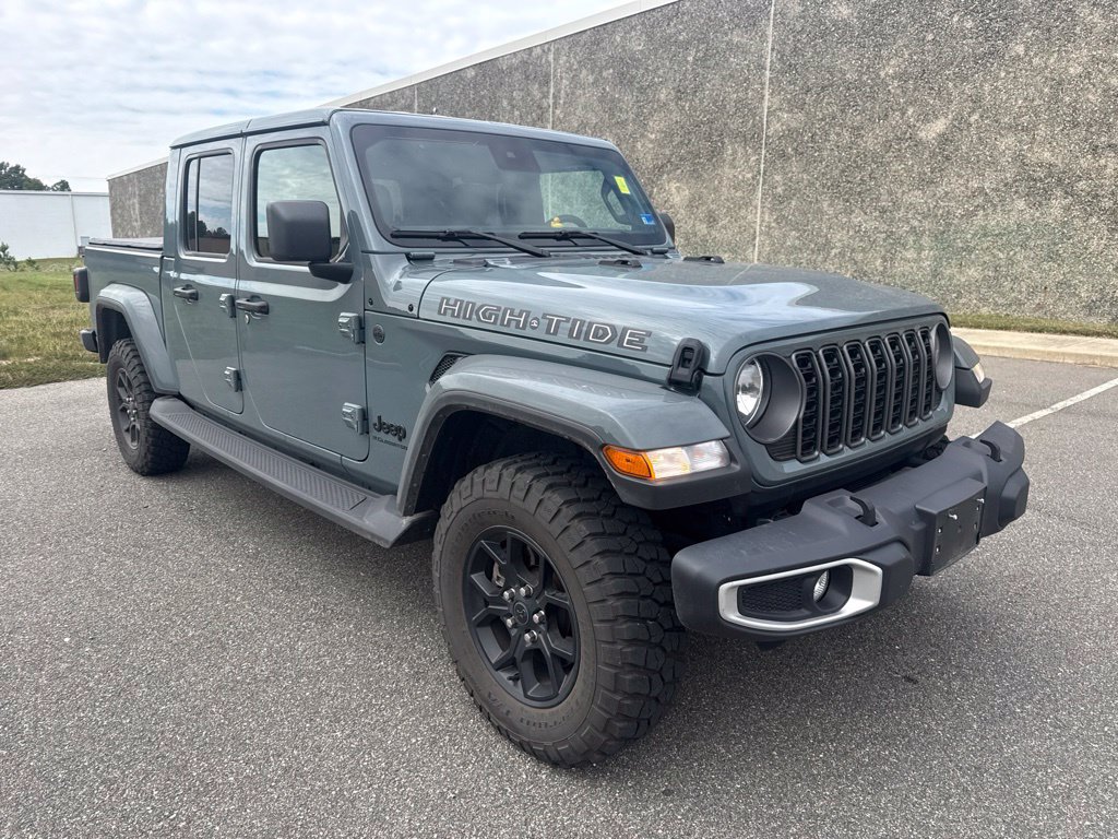 Used 2025 Jeep Gladiator Sport AWD/4WD image 1
