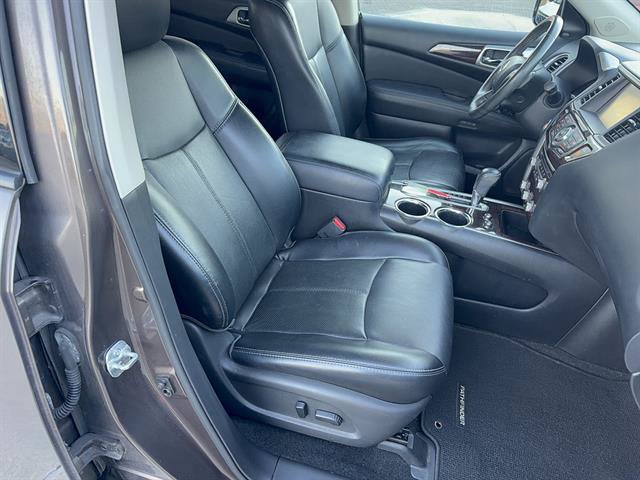 Used 2015 Nissan Pathfinder Platinum FWD image 15