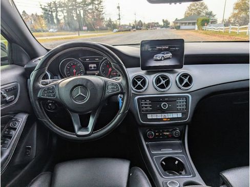 Used 2018 Mercedes-Benz GLA 250 image 24