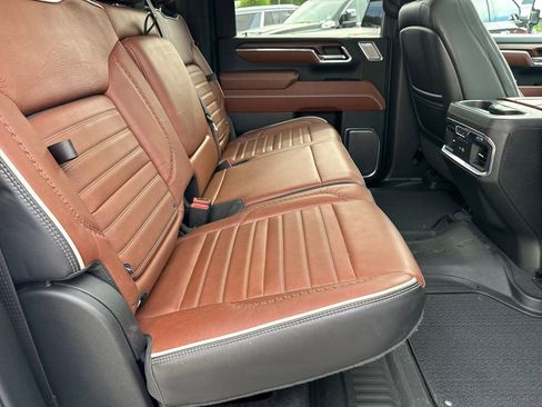 Used 2024 GMC Sierra 2500 Denali Ultimate w/ Max Trailering Package AWD/4WD image 16