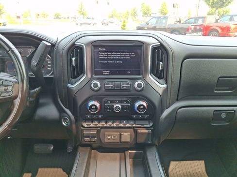 Used 2021 GMC Sierra 1500 AT4 w/ AT4 Preferred Package AWD/4WD image 11
