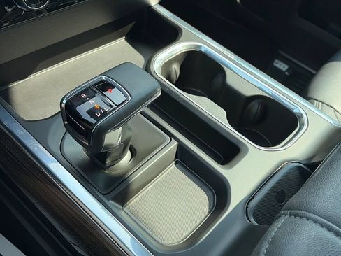 Used 2024 Chevrolet Silverado 1500 LT w/ Z71 Off-Road Package AWD/4WD image 25