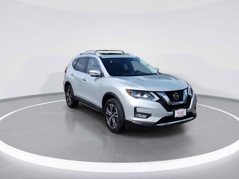 Used 2018 Nissan Rogue SL w/ Premium Package AWD/4WD image 2