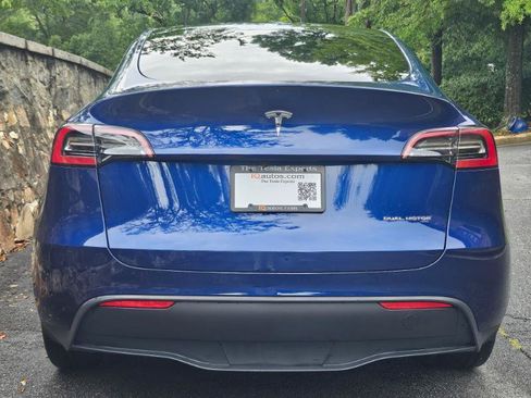 Used 2023 Tesla Model Y AWD image 9