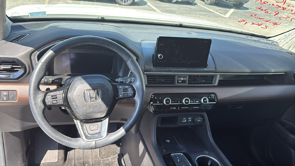 Used 2025 Honda Pilot Elite image 10