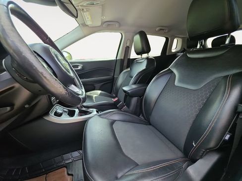 Used 2018 Jeep Compass Latitude w/ Popular Equipment Group AWD/4WD image 9