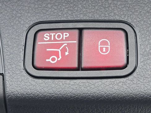 New 2026 Mercedes-Benz GLB 250 4MATIC image 23