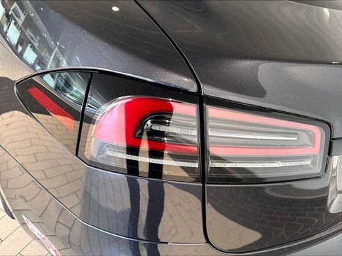 Used 2024 Tesla Model S AWD/4WD image 32