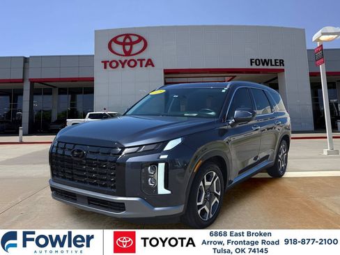 Used 2025 Hyundai Palisade Limited AWD/4WD image 3