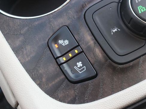 Used 2021 GMC Acadia Denali w/ Denali Technology Package image 26