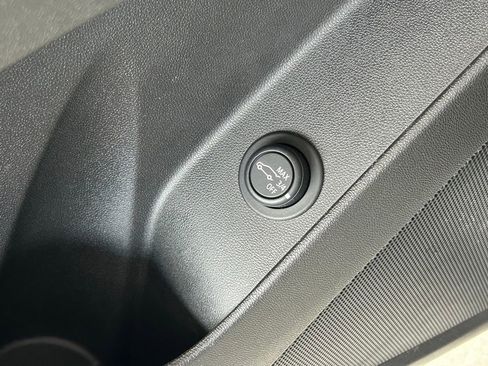 Used 2022 Chevrolet Equinox LT image 50