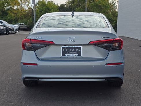 Used 2022 Honda Civic Touring image 6