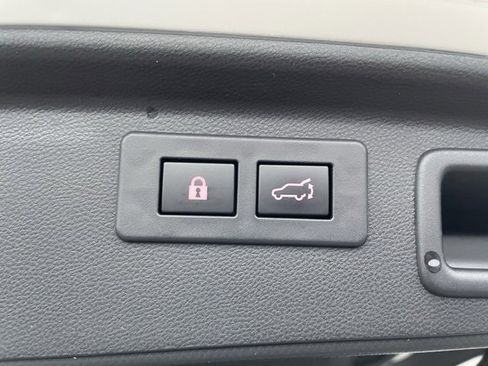 Used 2023 Subaru Forester Touring image 32