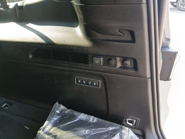 Used 2024 Jeep Wagoneer L Series II AWD/4WD image 12