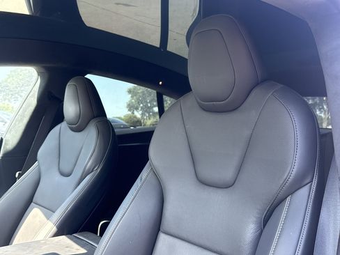 Used 2022 Tesla Model S Plaid AWD/4WD image 11