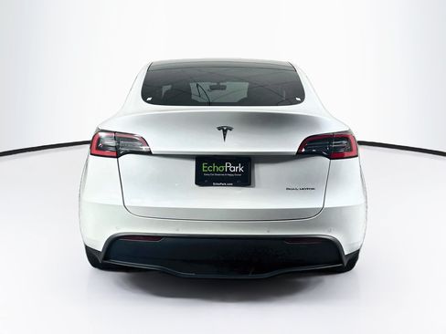 Used 2021 Tesla Model Y Long Range AWD/4WD image 7