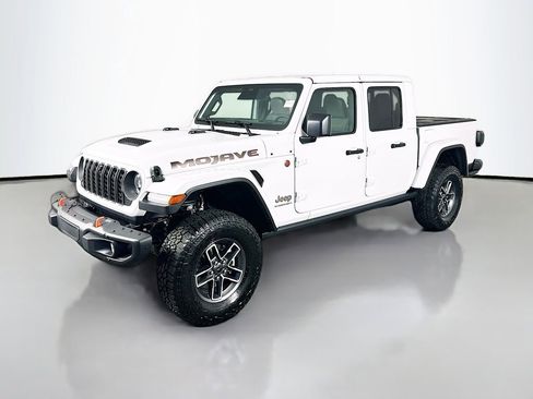 New 2026 Jeep Gladiator Mojave image 3