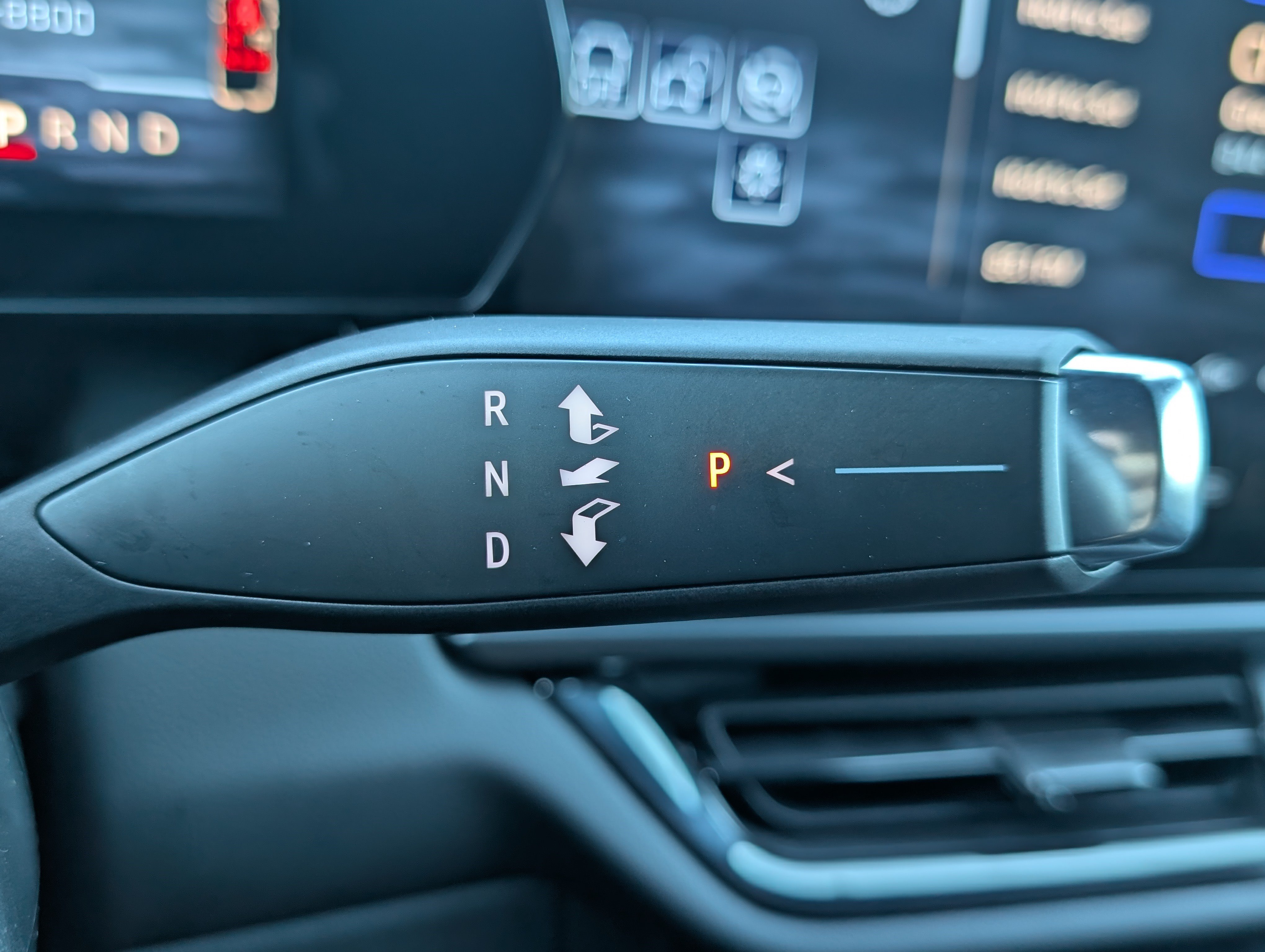 Used 2024 Chevrolet Equinox EV RS FWD image 31