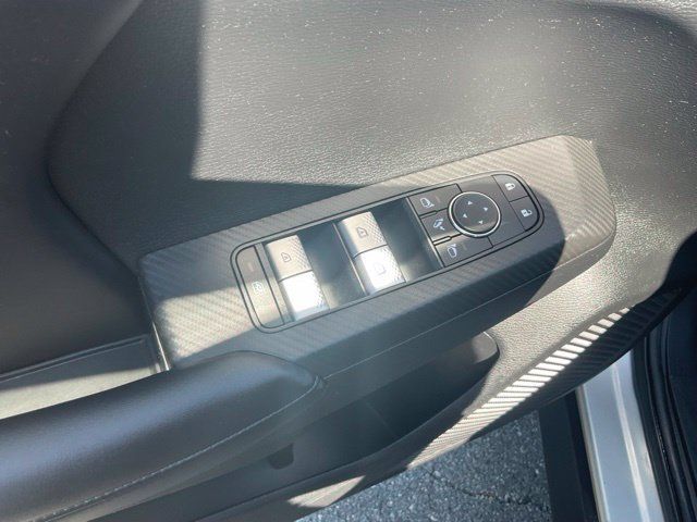 Used 2024 Mitsubishi Outlander SE FWD image 11