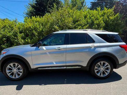 Used 2024 Ford Explorer Limited AWD/4WD image 18