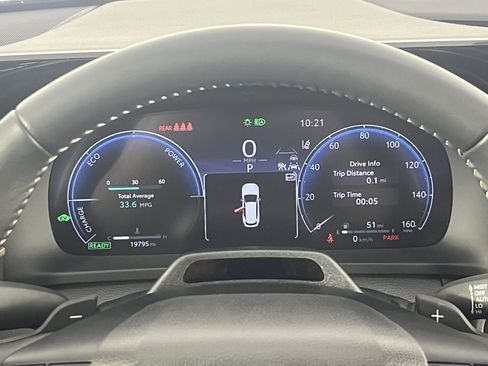 Used 2025 Toyota Crown Signia w/ Advanced Technology Package AWD/4WD image 13