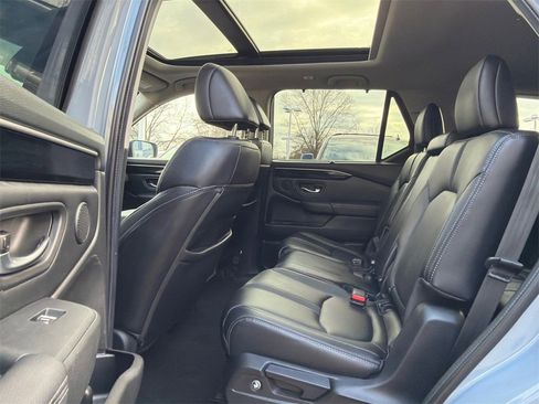 Used 2024 Honda Pilot Touring image 18