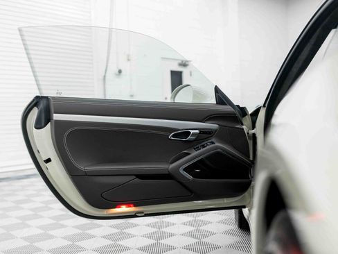 Used 2014 Porsche 911 Carrera S RWD image 35