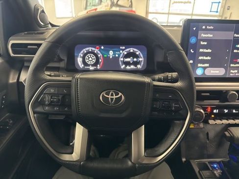 Used 2025 Toyota 4Runner TRD Off-Road Premium image 37