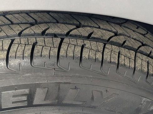 Certified 2021 Chevrolet Equinox LT image 9