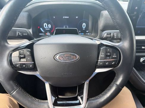 Used 2025 Ford Explorer Platinum w/ LUX Leather Package AWD/4WD image 17