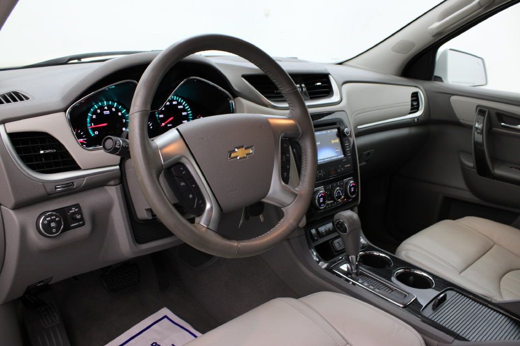 Used 2017 Chevrolet Traverse Premier FWD image 14