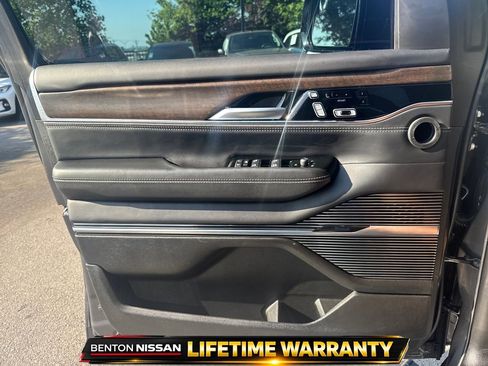 Used 2024 Jeep Grand Wagoneer Series I w/ HD Trailer Tow Package image 11