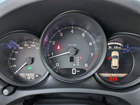 Certified 2025 Porsche Macan image 31