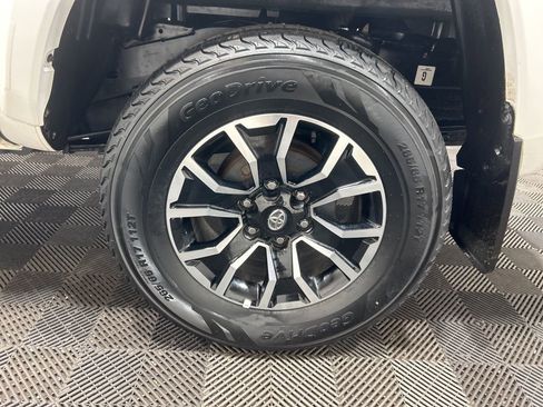 Used 2023 Toyota Tacoma TRD Sport AWD/4WD image 29