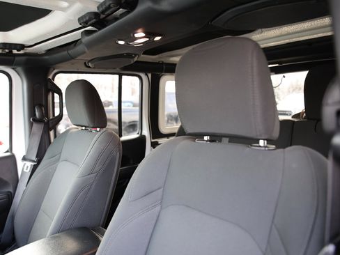 Used 2021 Jeep Wrangler Unlimited Sport image 17