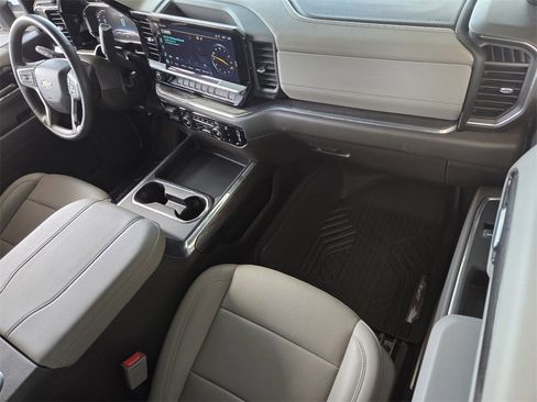 Used 2024 Chevrolet Silverado 2500 LTZ w/ LTZ Convenience Package image 21