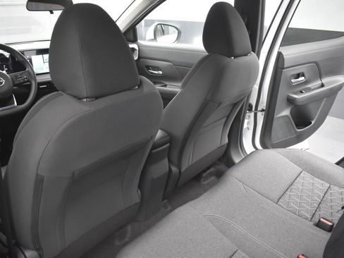 New 2025 Nissan Kicks SV image 14