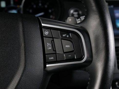 Used 2017 Land Rover Discovery Sport HSE image 18
