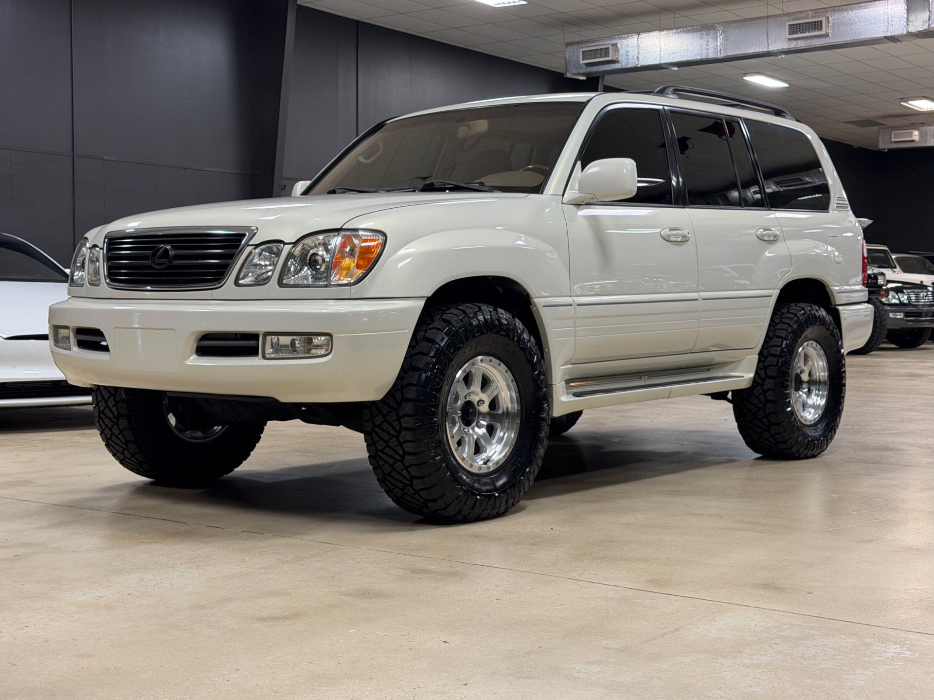 Used 2002 Lexus LX 470 4WD image 1