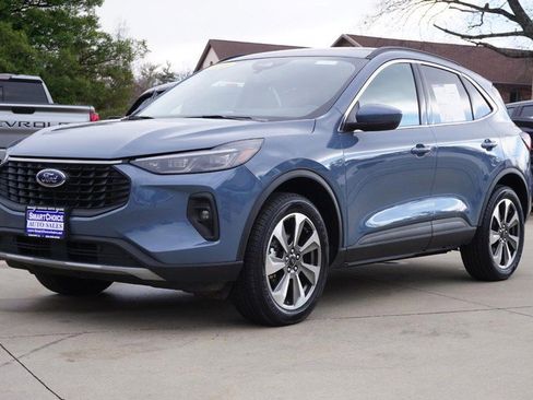 Used 2025 Ford Escape Platinum image 7