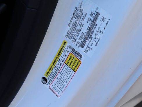 Used 2025 Ford Mustang Premium RWD image 28