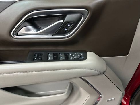 Used 2022 GMC Yukon SLT w/ SLT Premium Package AWD/4WD image 17