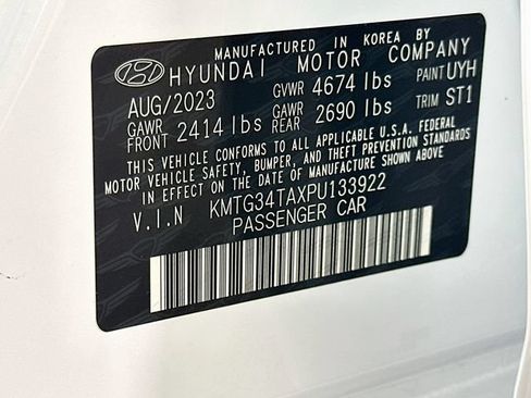 Used 2023 Genesis G70 2.0T w/ Sport Prestige Package RWD image 33