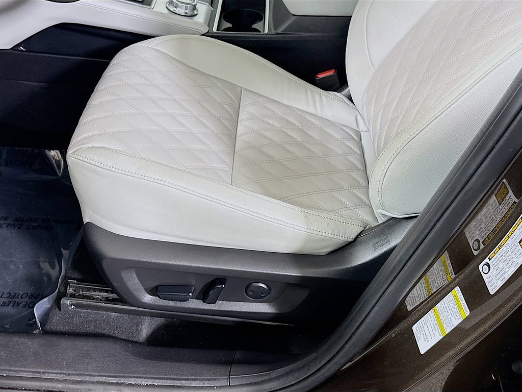 Used 2023 Mitsubishi Outlander SEL AWD/4WD image 24