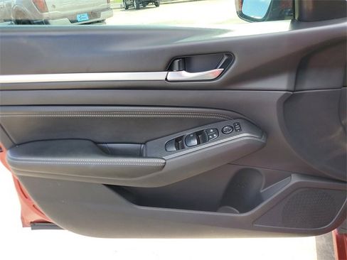 Used 2019 Nissan Altima 2.5 SV image 17